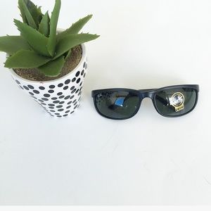NWT RAY-BAN BLACK SUNGLASSES UNISEX